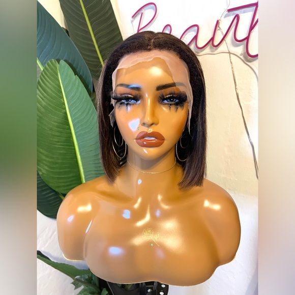 4C Edges Natural Hairline Straight 13x4 Transparent Lace Wig - Picture 1 of 9